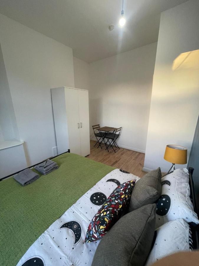 Contemporary Private Rooms Near Central London Ngoại thất bức ảnh