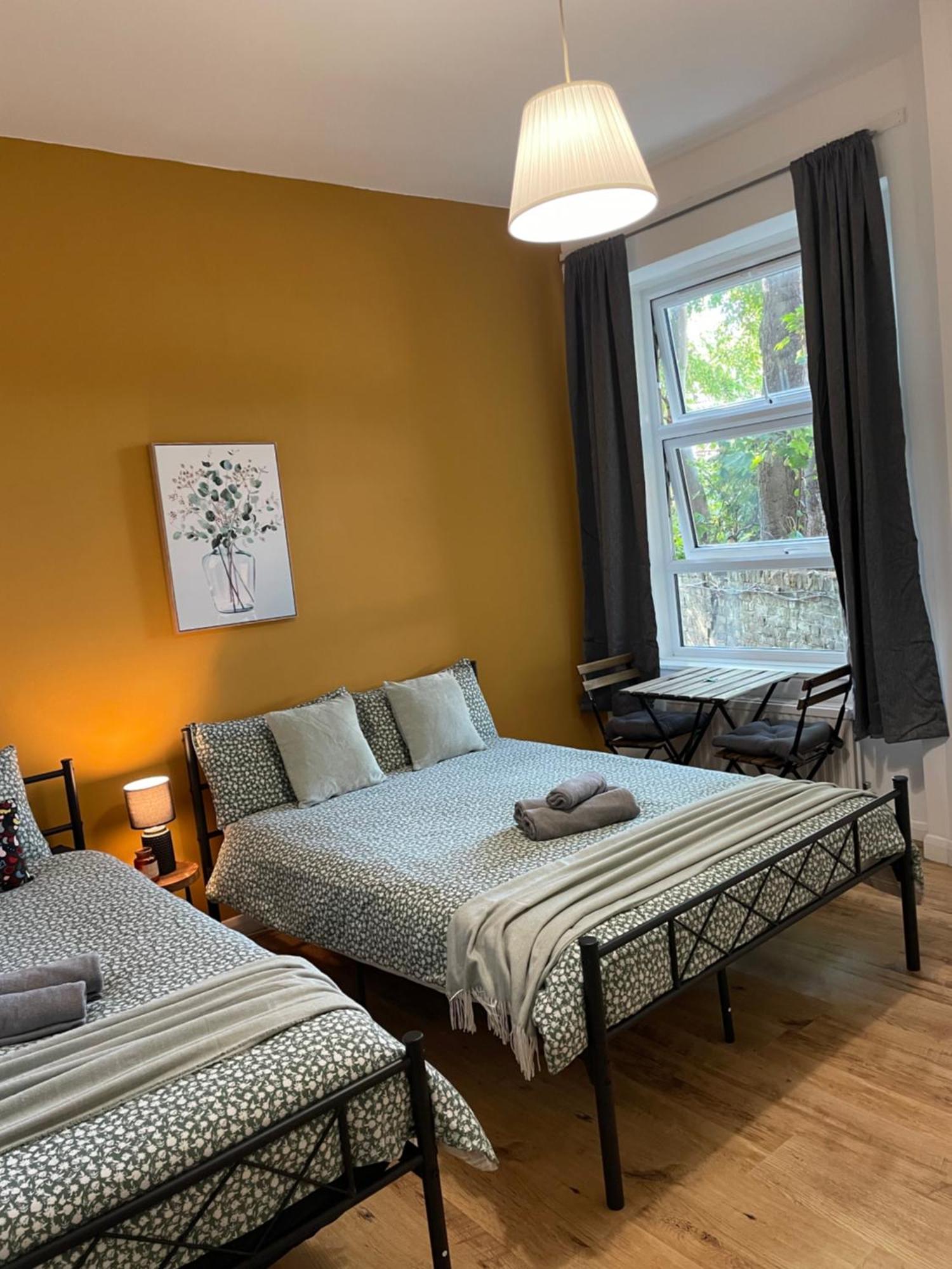 Contemporary Private Rooms Near Central London Ngoại thất bức ảnh