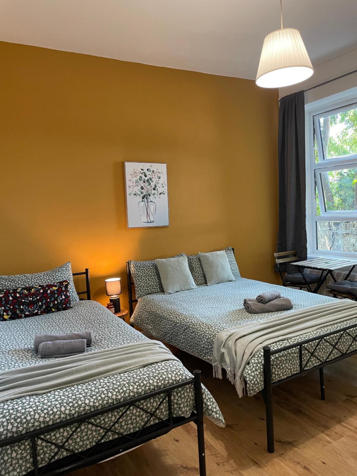 Contemporary Private Rooms Near Central London Ngoại thất bức ảnh